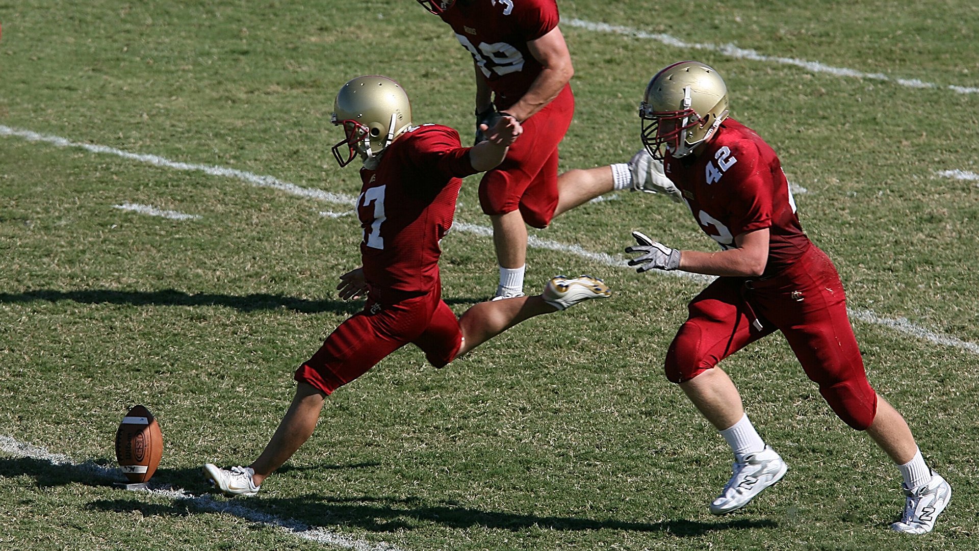 “英超积分榜变化频繁，冠军争夺逐渐白热化”，英超积分榜趣闻